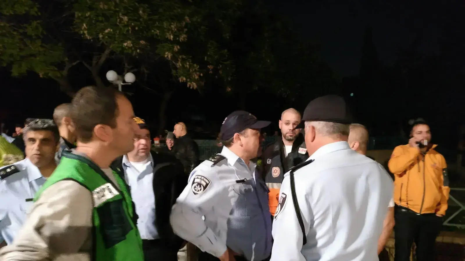 מפקד מחוז תל אביב במשטרה ניצב משה אדרי בזירת הפיצוץ ברחוב יפת ביפו, 28 בנובמבר 2017 מפקד מחוז תל אביב במשטרה ניצב משה אדרי בזירת הפיצוץ ברחוב יפת ביפו, 28 בנובמבר 2017