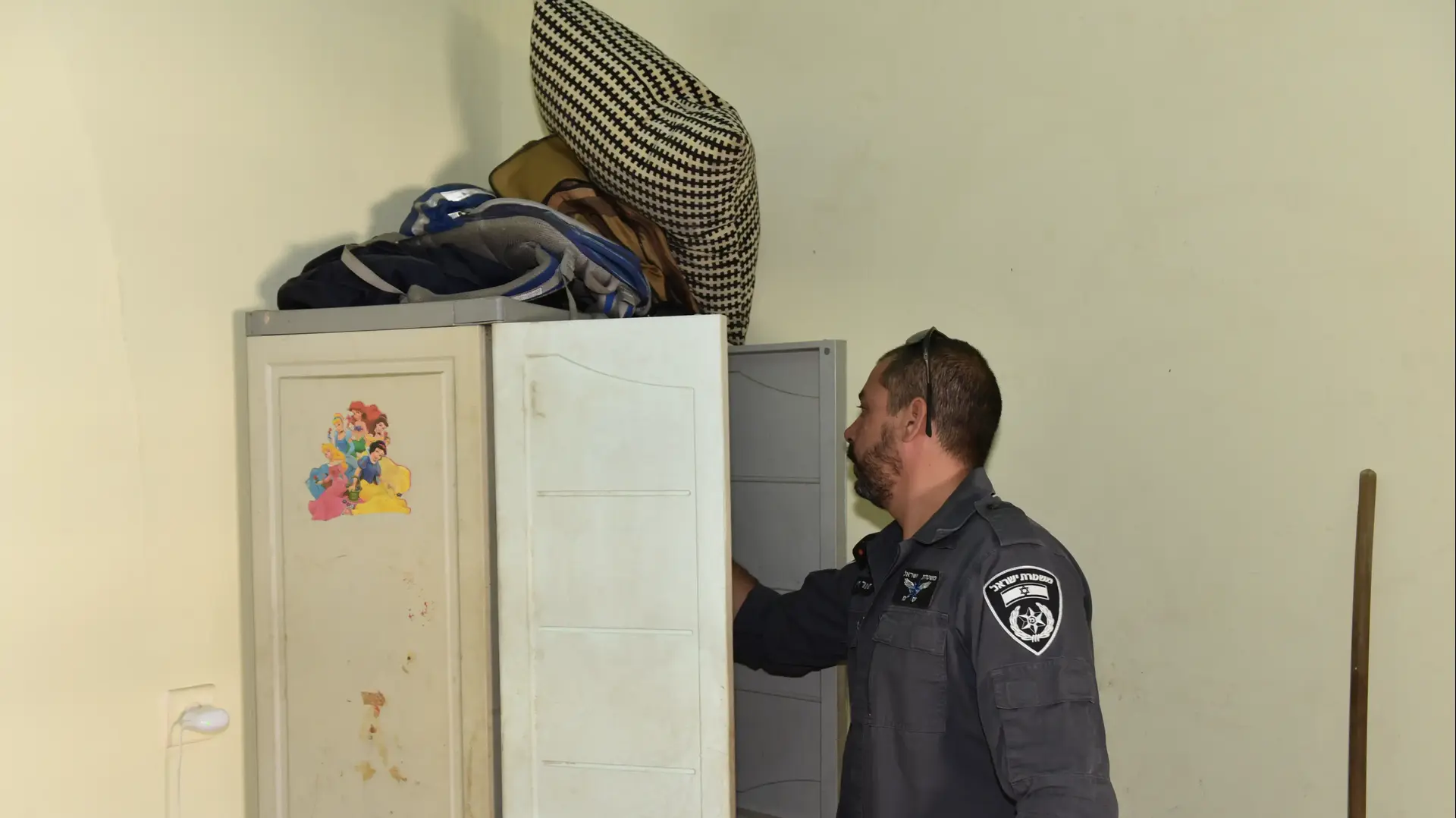 פשיטה על בית בושת בתל אביב פשיטה על בית בושת בתל אביב