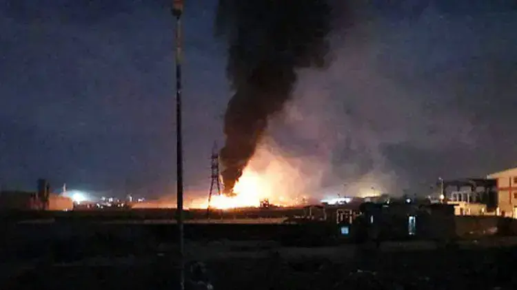 תיעוד פיצוץ באזור ג'מאריא שמערב לדמשק בירת סוריה שיוחס לתקיפה ישראלית, 5 בדצמבר 2017 תיעוד פיצוץ באזור ג'מאריא שמערב לדמשק בירת סוריה שיוחס לתקיפה ישראלית, 5 בדצמבר 2017