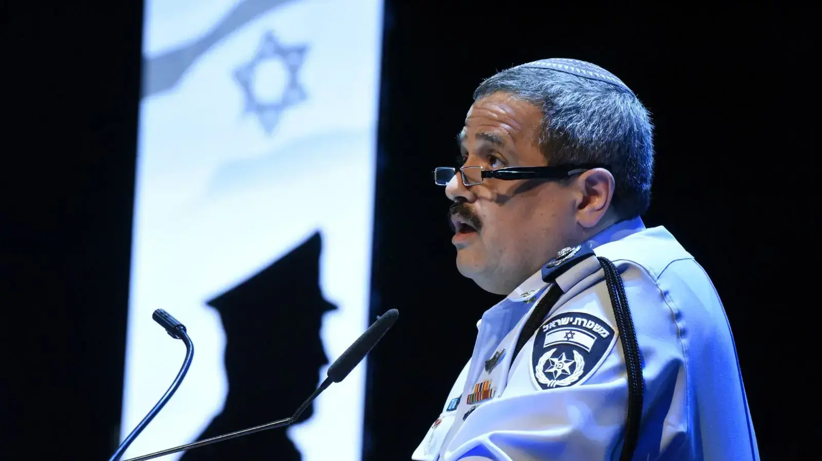 המפכל רוני אלשיך בטקס פרידה ממני יצחקי, המכללה הלאומית לשוטרים, בית שמש 6 בדצמבר 2017 המפכל רוני אלשיך בטקס פרידה ממני יצחקי, המכללה הלאומית לשוטרים, בית שמש 6 בדצמבר 2017