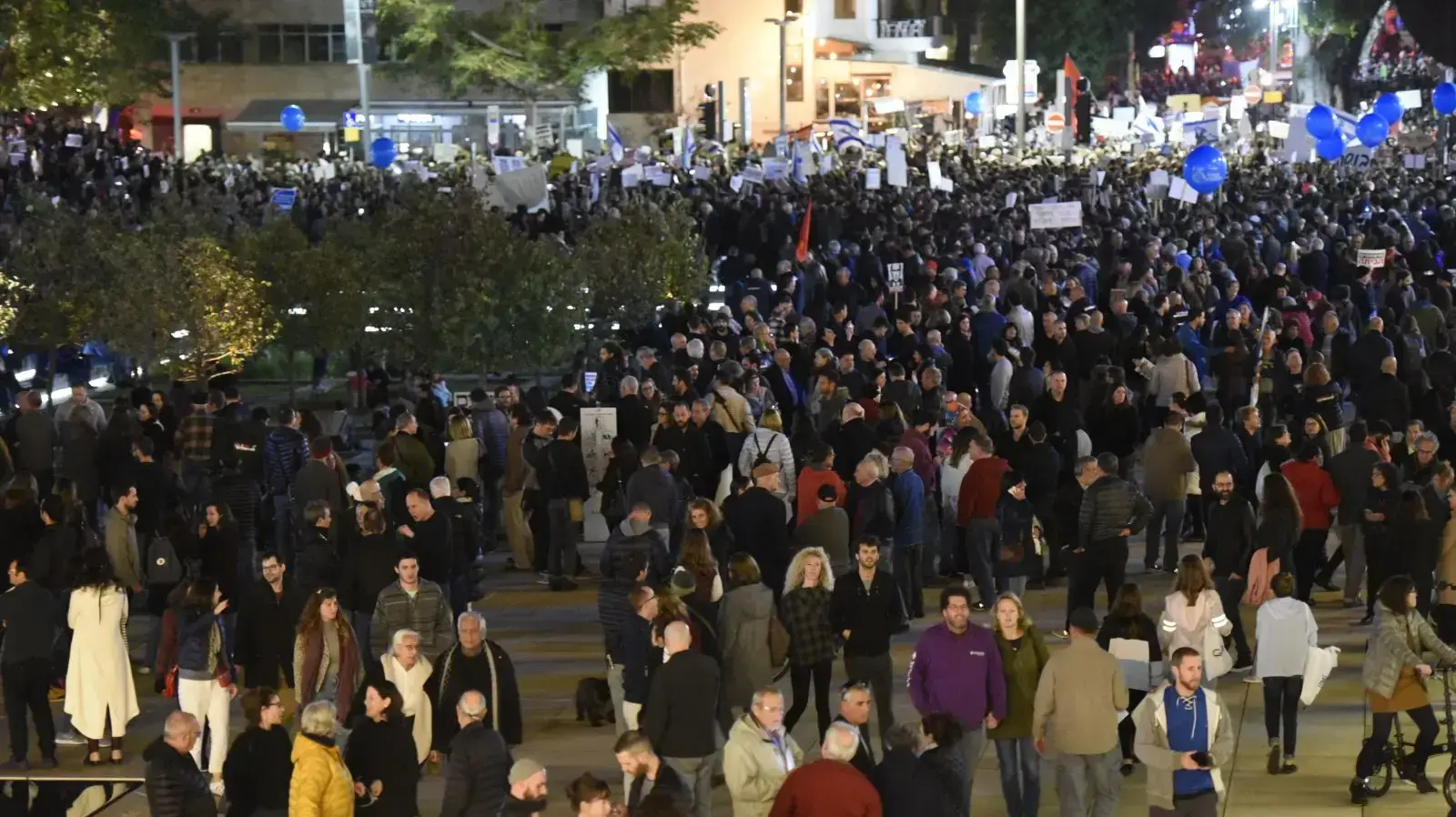 עצרת בכיכר הבימה, נגד השחיתות של הממשלה 9 בדצמבר 2017 עצרת בכיכר הבימה, נגד השחיתות של הממשלה 9 בדצמבר 2017