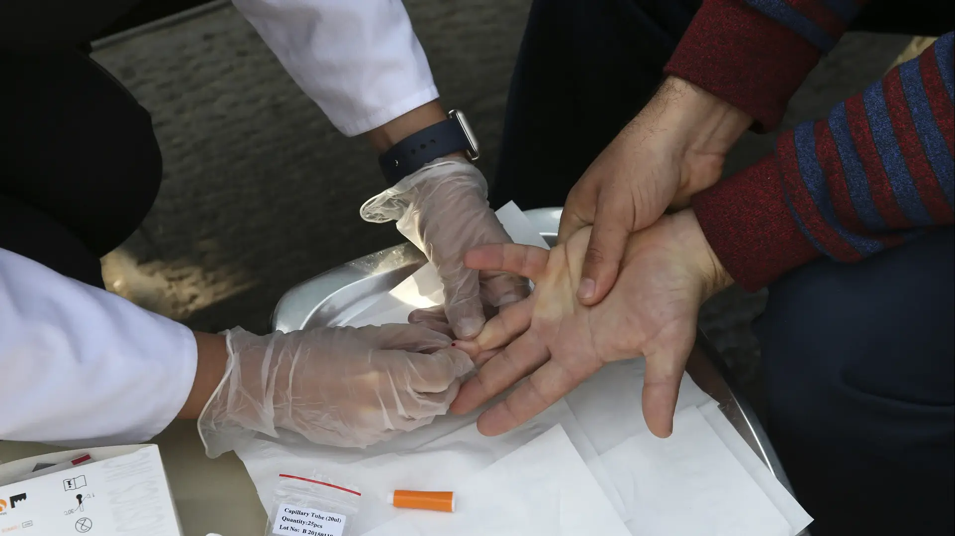 עמדת בדיקה של HIV בטהראן, איראן, נובמבר 2017 עמדת בדיקה של HIV בטהראן, איראן, נובמבר 2017