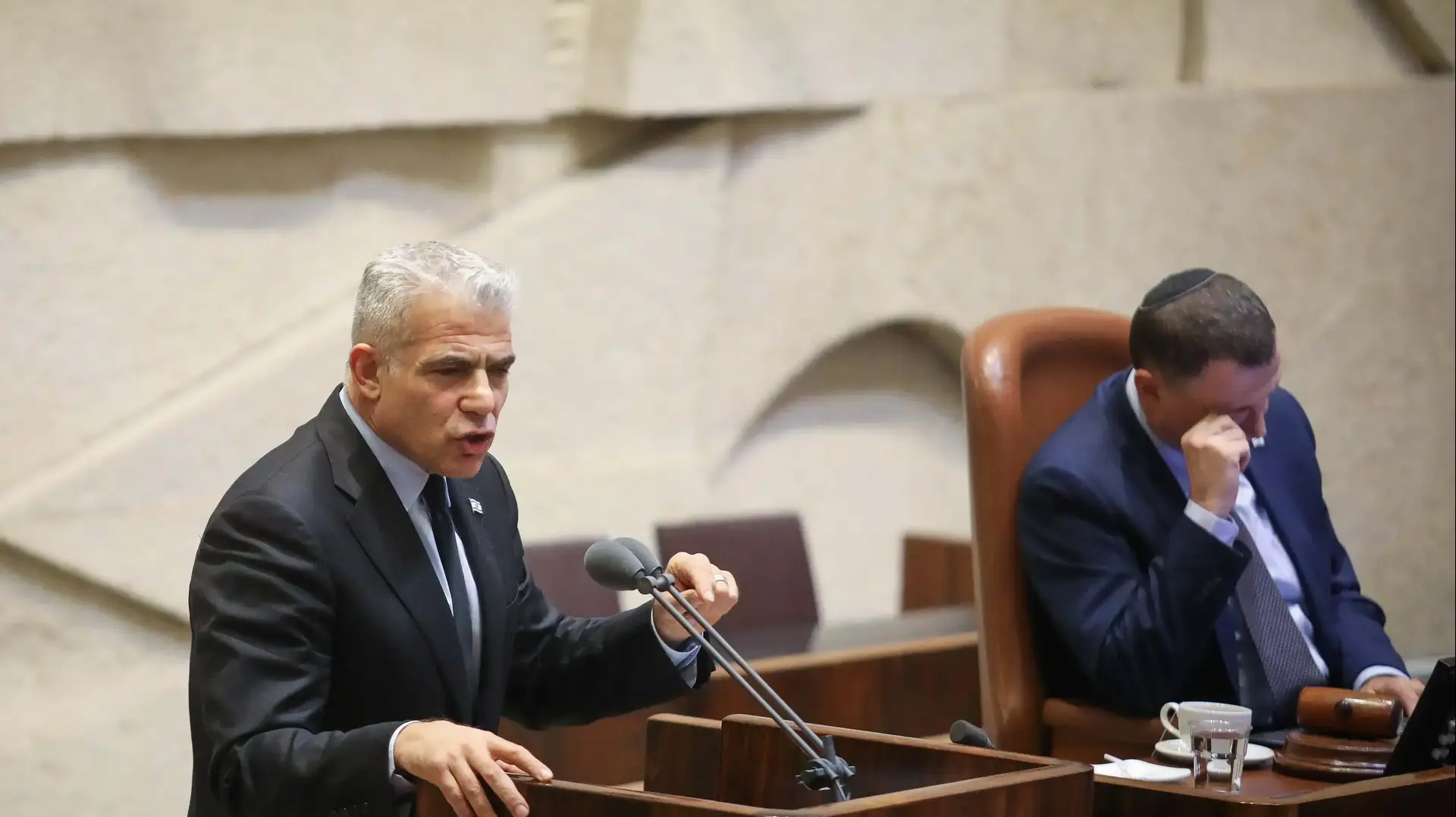 יו"ר יש עתיד יאיר לפיד במליאת הכנסת 11 בדצמבר 2017 