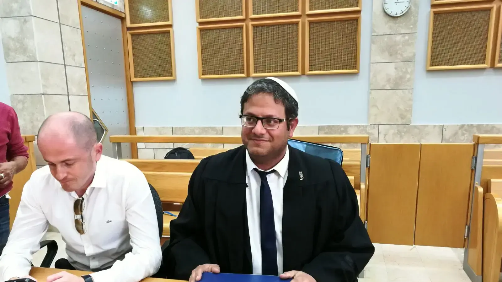 בן גביר, סנגורו של ינון ראובני בהקראת גזר הדין, 12 בדצמבר 2017 בן גביר, סנגורו של ינון ראובני בהקראת גזר הדין, 12 בדצמבר 2017