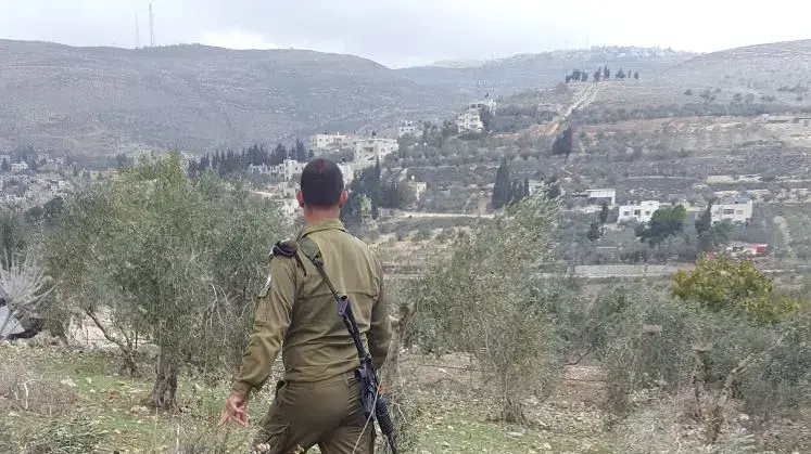 מתנחלים זרקו באבנים לעבר פלסטינים בכפר בורין שבמרחב החטיבה המרחבית שומרון 13 בדצמבר 2017 מתנחלים זרקו באבנים לעבר פלסטינים בכפר בורין שבמרחב החטיבה המרחבית שומרון 13 בדצמבר 2017