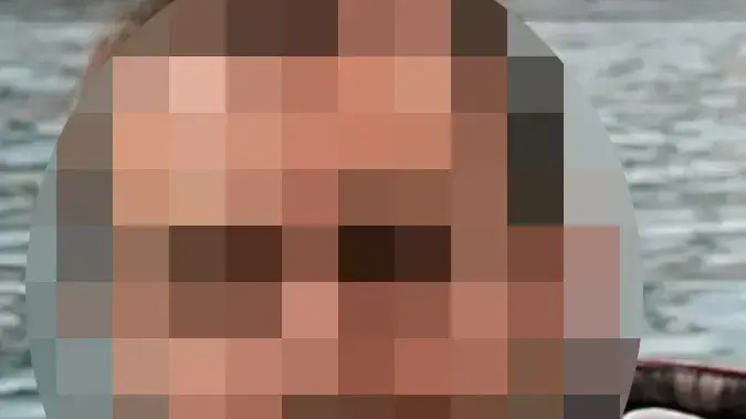 צעיר שתובע את מקום העבודה על פיטורים על רקע נטייתו המינית צעיר שתובע את מקום העבודה על פיטורים על רקע נטייתו המינית