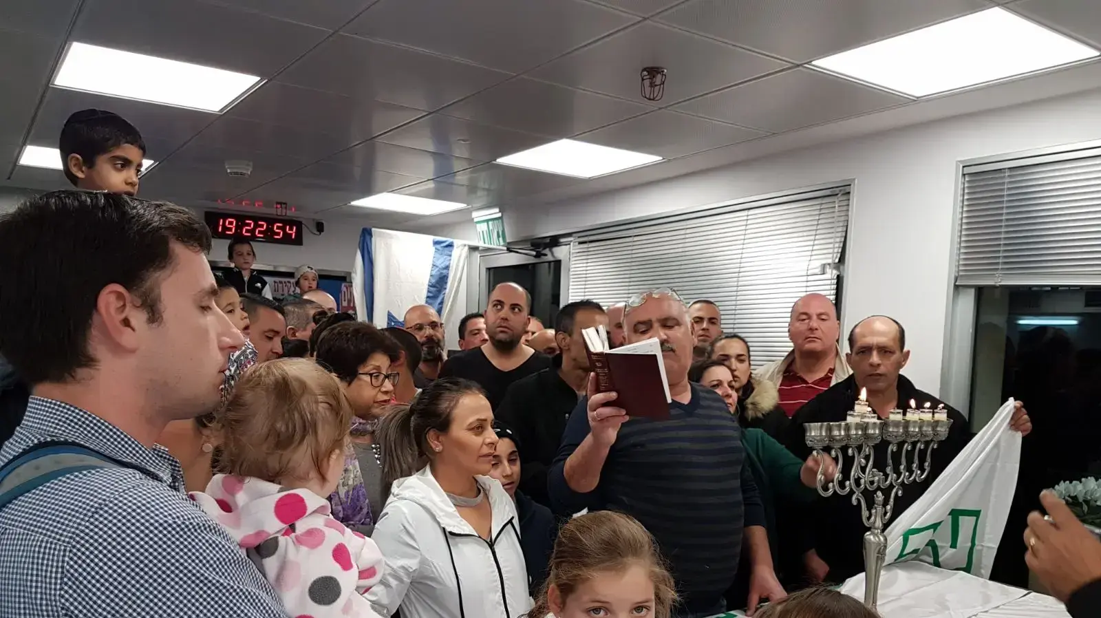 התבצרות עובדי טבע בירושלים 17 בדצמבר 2017 התבצרות עובדי טבע בירושלים 17 בדצמבר 2017