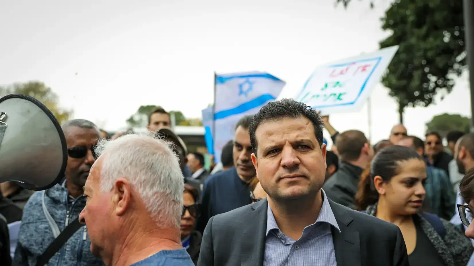 איימן עודה, בהפגנה של עובדי טבע מחוץ למשרד האוצר, ירושלים, 18 בדצמבר 2017 איימן עודה, בהפגנה של עובדי טבע מחוץ למשרד האוצר, ירושלים, 18 בדצמבר 2017