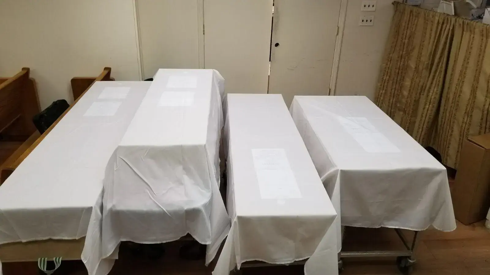 ארונותיהם של משפחת אזן בפלטבוש ארונותיהם של משפחת אזן בפלטבוש