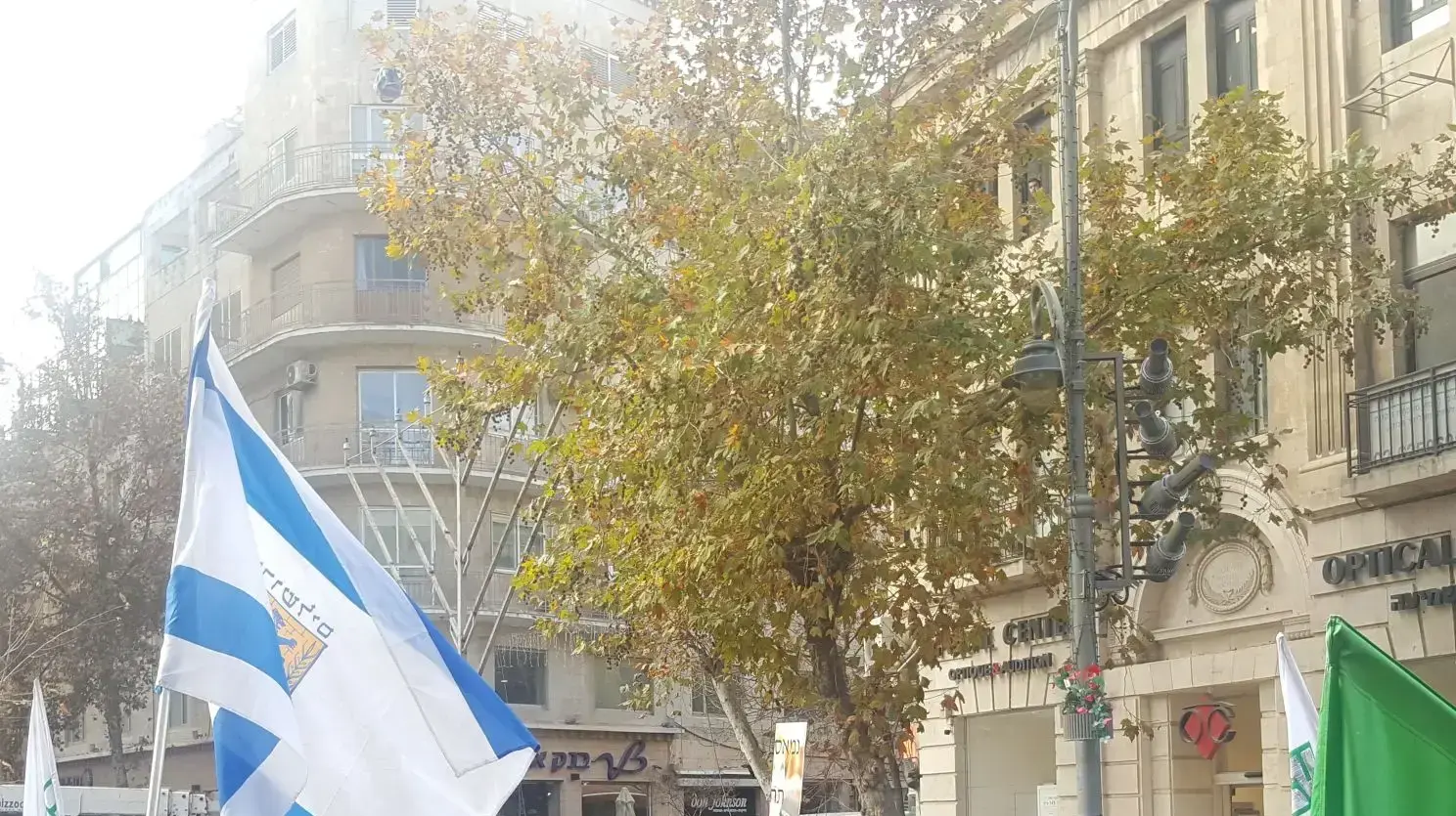 עובדי מפעל טבע בירושלים בהפגנת מחאה, כיכר ציון, ירושלים, 21 בדצמבר 2017 עובדי מפעל טבע בירושלים בהפגנת מחאה, כיכר ציון, ירושלים, 21 בדצמבר 2017