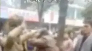 גבר מוכה על ידי הבעל של האישה אותה עמד לפגוש גבר מוכה על ידי הבעל של האישה אותה עמד לפגוש