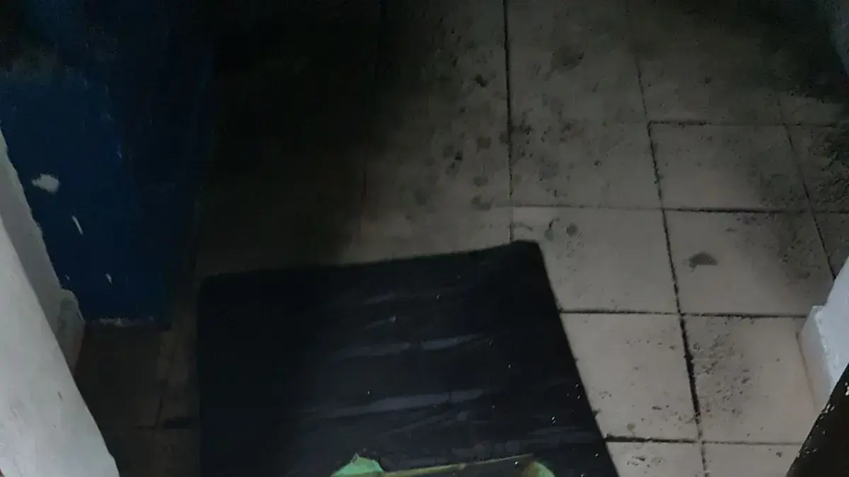 צוותי כיבוי בבית המעצר מגרש הרוסים בירושלים כיבו שריפה שפרצה באגף הבידוד, 22 בדצמבר 2017 צוותי כיבוי בבית המעצר מגרש הרוסים בירושלים כיבו שריפה שפרצה באגף הבידוד, 22 בדצמבר 2017