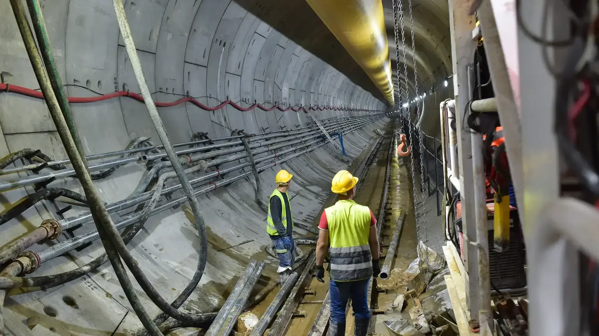 עבודות על תחנת הרכבת הקלה במתחם הבורסה ברמת גן
עבודות על תחנת הרכבת הקלה במתחם הבורסה ברמת גן