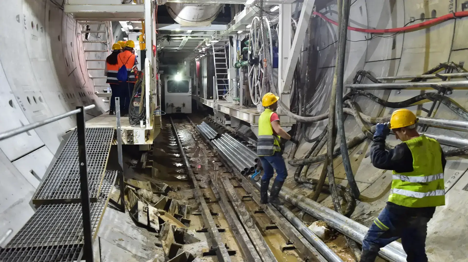 עבודות על תחנת הרכבת הקלה במתחם הבורסה ברמת גן
עבודות על תחנת הרכבת הקלה במתחם הבורסה ברמת גן