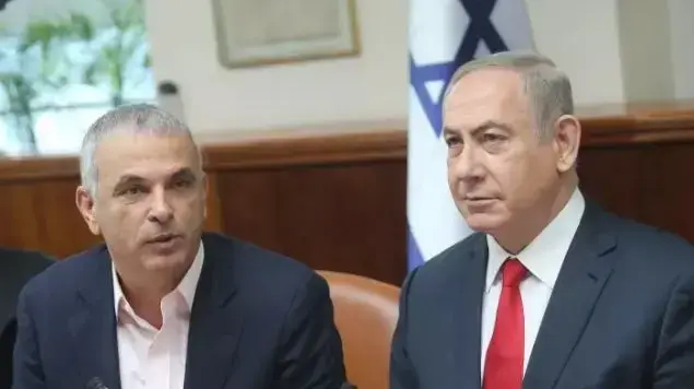 ביבי נתניהו ומשה כחלון במהלך ישיבת ממשלה ביבי נתניהו ומשה כחלון במהלך ישיבת ממשלה