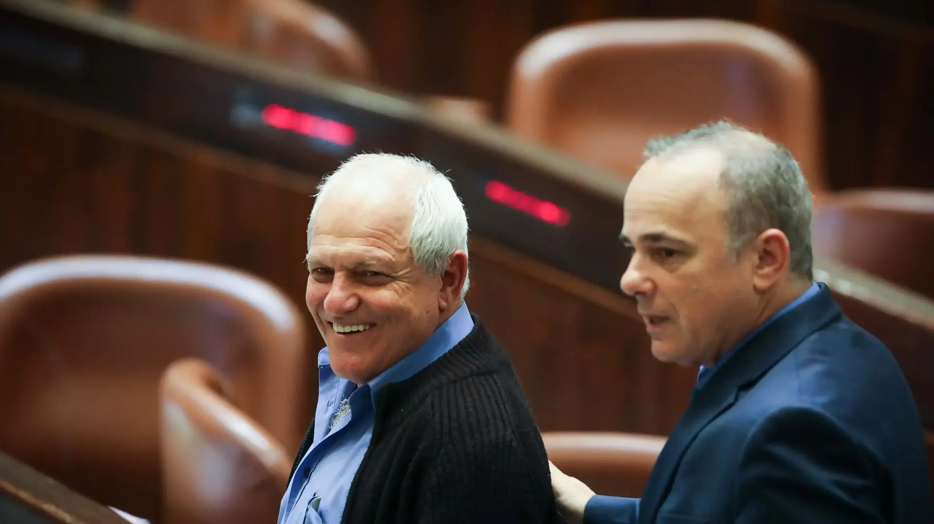 השרים חיים כץ ויובל שטייניץ בדיון במליאת הכנסת לקראת ההצבעה על חוק ההמלצות, 25 בדצמבר 2017 השרים חיים כץ ויובל שטייניץ בדיון במליאת הכנסת לקראת ההצבעה על חוק ההמלצות, 25 בדצמבר 2017