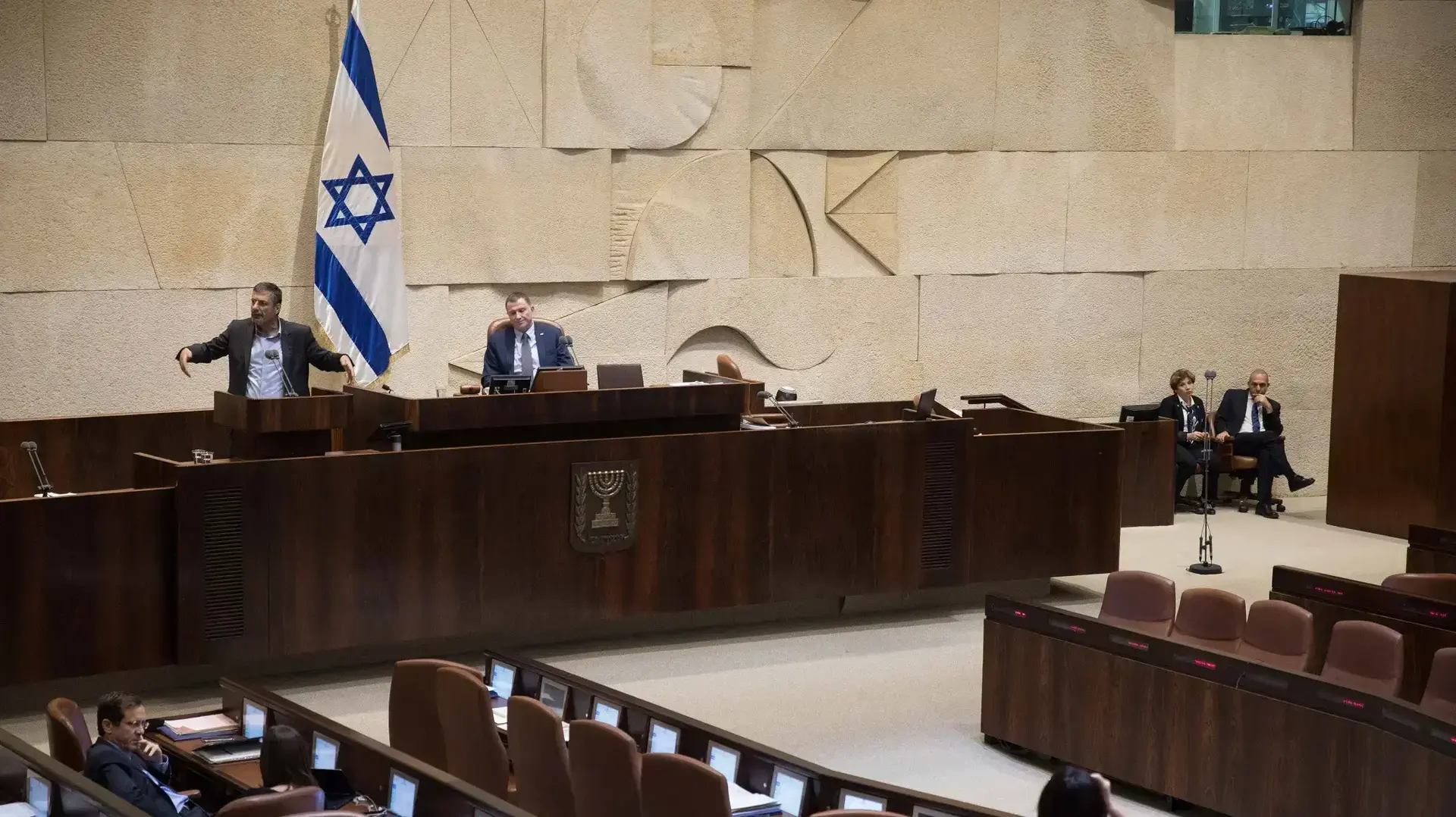מליאת הכנסת במהלך דיון ב"חוק ההמלצות" 27 בדצמבר 2017 מליאת הכנסת במהלך דיון ב"חוק ההמלצות" 27 בדצמבר 2017