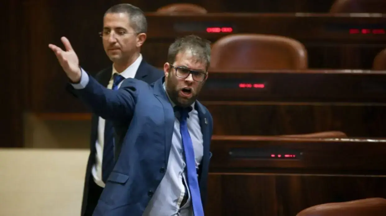 ח"כ אורן חזן במליאה בדיון על חוק ההמלצות בעימות עם חנין זועבי