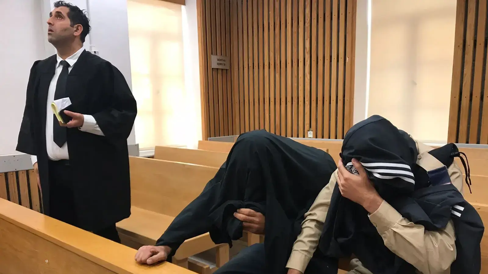 סמ"ר שי רפאילוב וסמל דוד סויסה שכנגד השניים, נהגים בשייטת 13 של חיל הים, הוגש בראשית אפריל כתב אישום בגין אונס של חיילת, בית הדין הצבאי בחיפה, 28 בדצמבר 2017