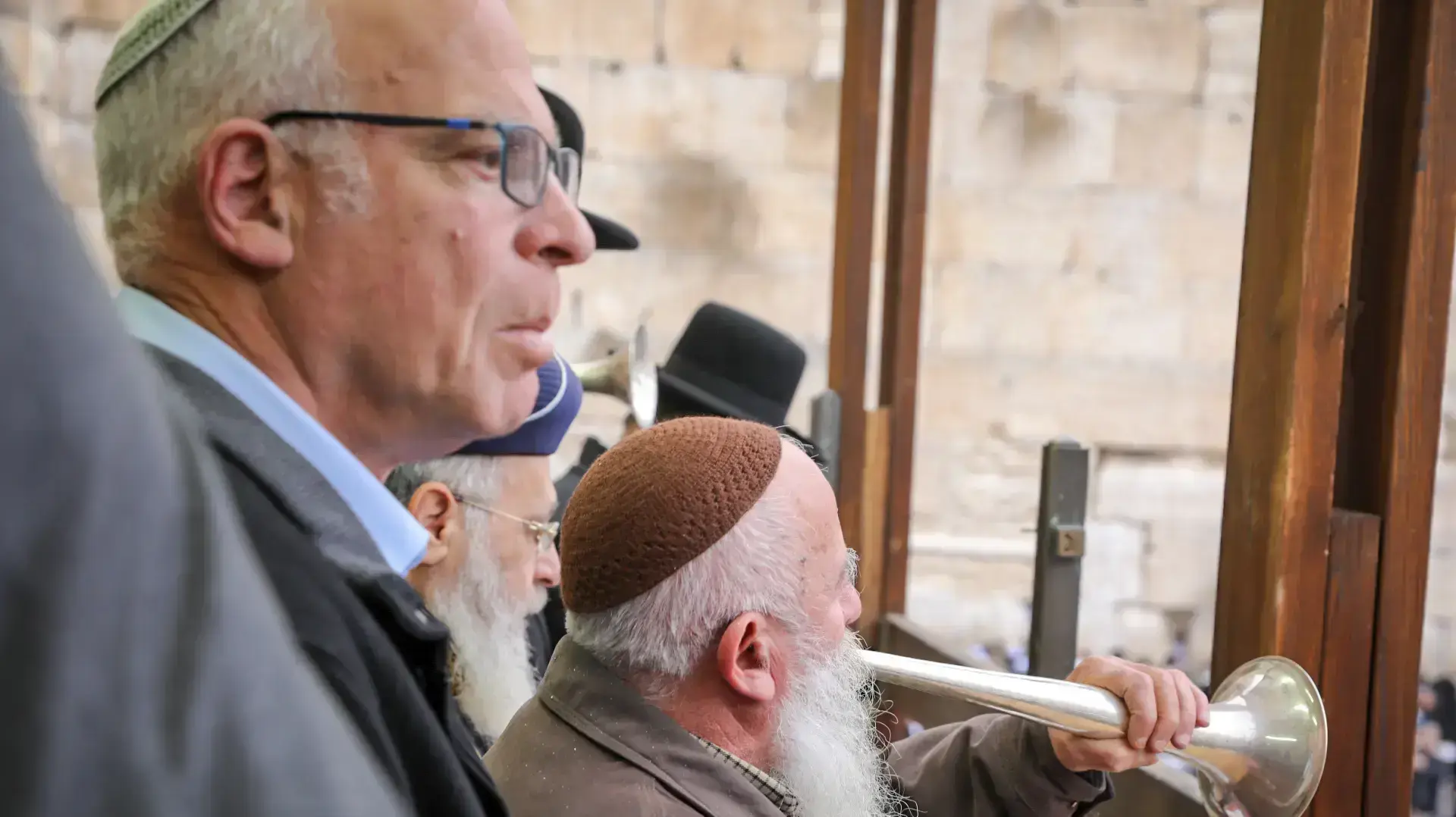 אלפים השתתפו בתפילת ההמונים שנערכה בכותל המערבי למען ירידת הגשמים 28 בדצמבר 2017 אלפים השתתפו בתפילת ההמונים שנערכה בכותל המערבי למען ירידת הגשמים 28 בדצמבר 2017