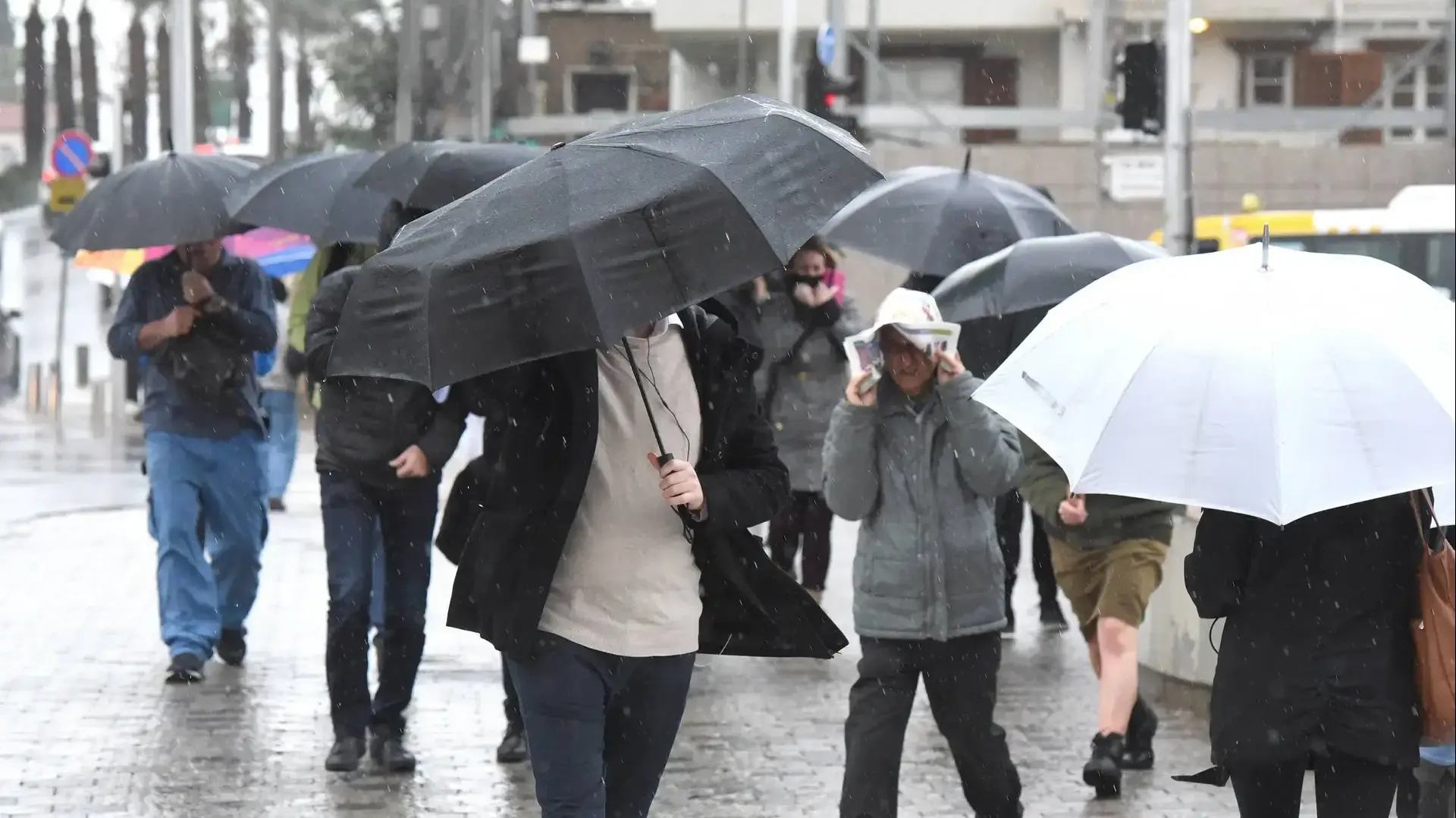 גשם בשמי גוש דן 1 בינואר 2018 גשם בשמי גוש דן 1 בינואר 2018