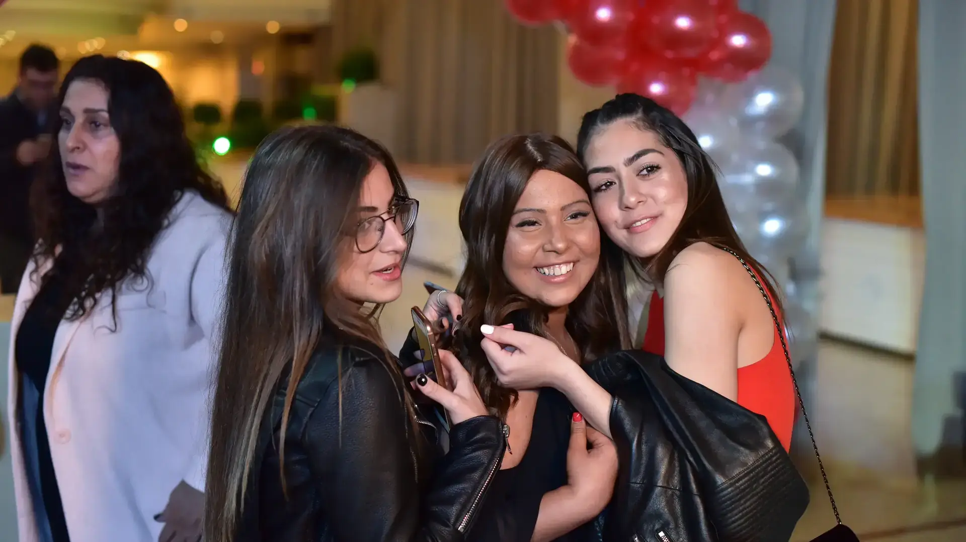 מסיבת הניצחון של פריאל, בת 16 שחלתה בסרטן והחלימה, אור יהודה, 2 בינואר 2018 מסיבת הניצחון של פריאל, בת 16 שחלתה בסרטן והחלימה, אור יהודה, 2 בינואר 2018