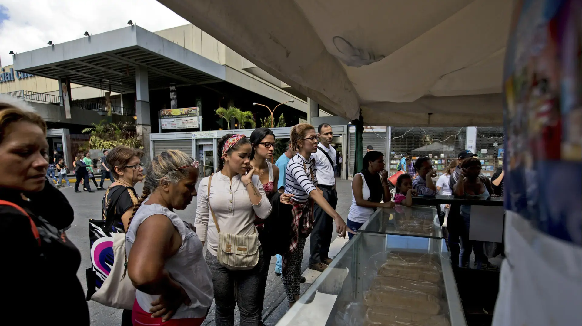 תור ביריד מזון בקראקס, ונצואלה, דצמבר 2017 תור ביריד מזון בקראקס, ונצואלה, דצמבר 2017