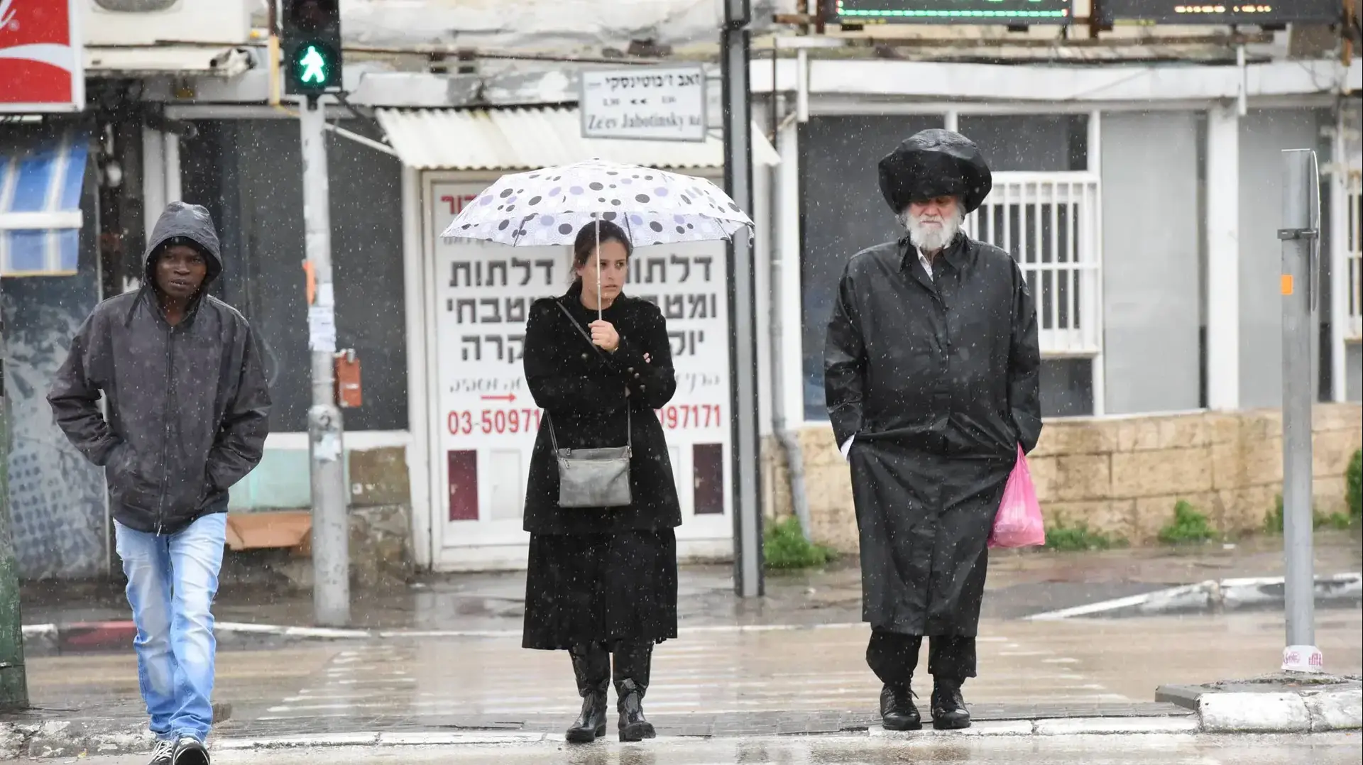 גשם בשמי גוש דן 1 בינואר 2017 גשם בשמי גוש דן 1 בינואר 2017