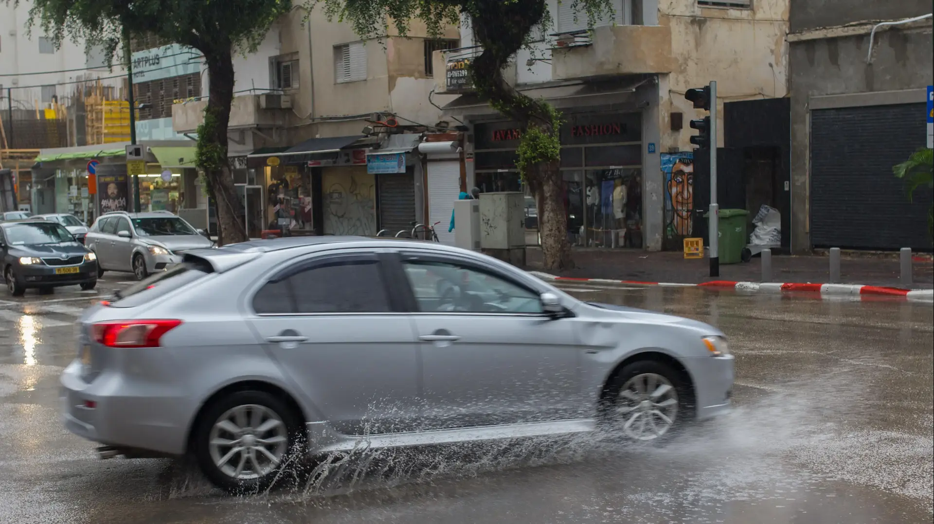 סופה בתל אביב 5 בינואר 2018 סופה בתל אביב 5 בינואר 2018
