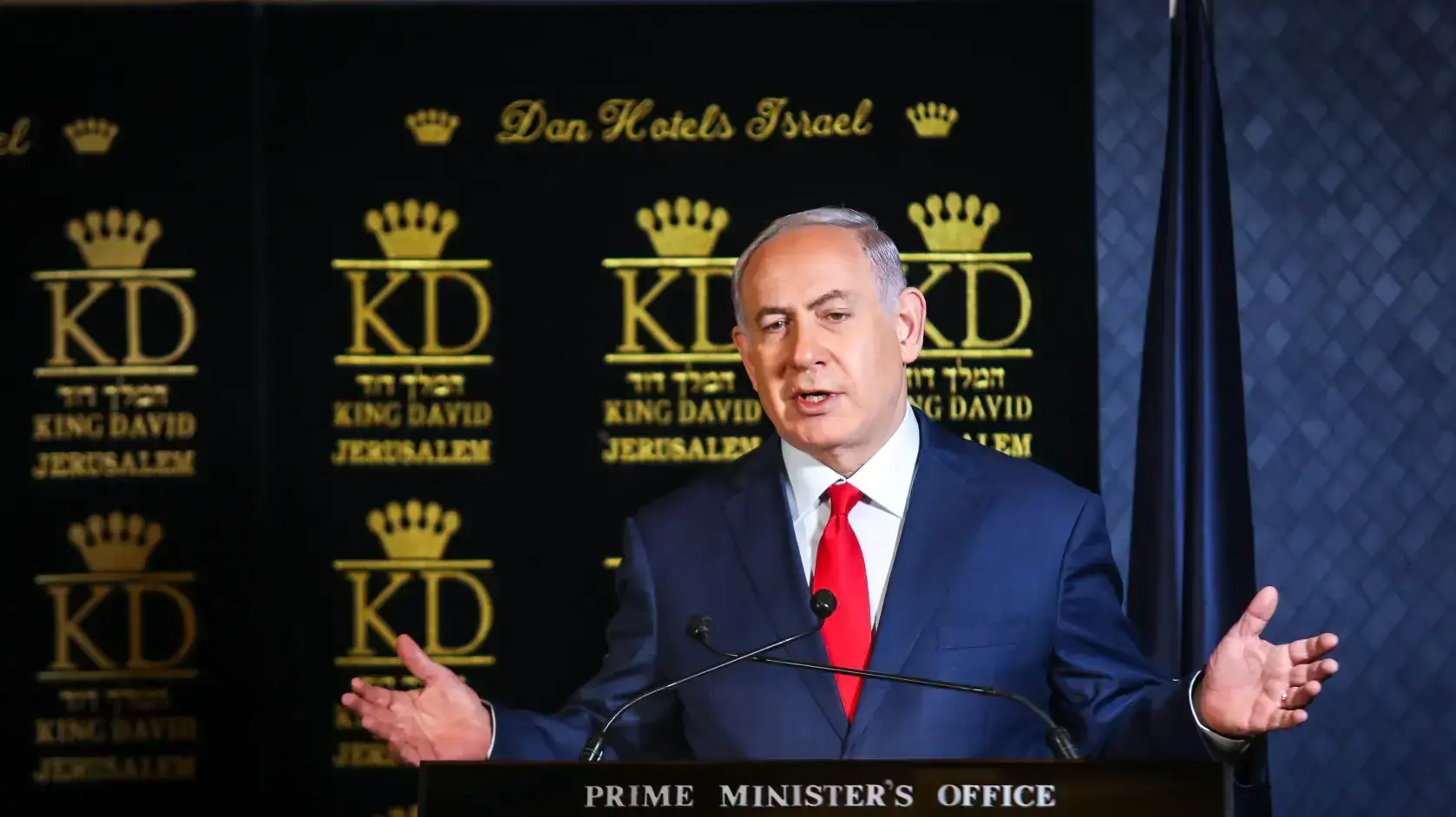 ראש הממשלה נתניהו במהלך ארוחת הצהריים המשותפת עם שגרירי מדינות נאט"ו בישראל בראשות שגריר יוון בישראל, מלון המלך דוד, ירושלים 9 בינואר 2018 ראש הממשלה נתניהו במהלך ארוחת הצהריים המשותפת עם שגרירי מדינות נאט"ו בישראל בראשות שגריר יוון בישראל, מלון המלך דוד, ירושלים 9 בינואר 2018