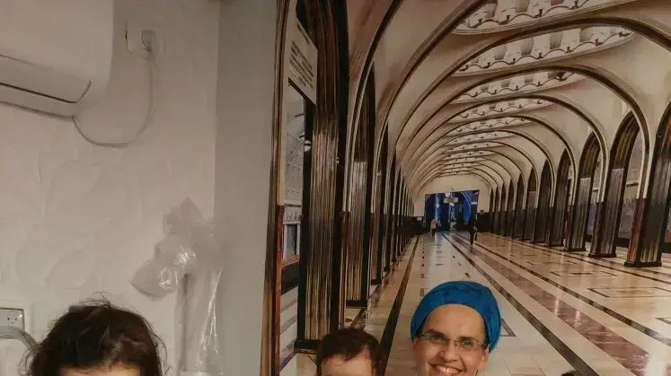 הרב רזיאל שבח, שנרצח בפיגוע הירי בכביש 60 שבשומרון ליד חוות גלעד, עם משפחתו הרב רזיאל שבח, שנרצח בפיגוע הירי בכביש 60 שבשומרון ליד חוות גלעד, עם משפחתו