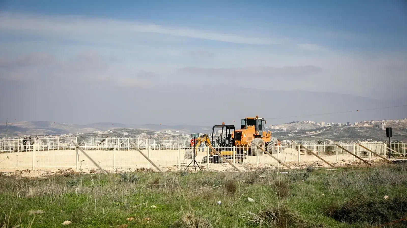 בית העלמין שנבנה לקראת הלווית רזיאל שבח אשר נרצח בפיגוע הירי בחוות גלעד 10 בינואר 2018 בית העלמין שנבנה לקראת הלווית רזיאל שבח אשר נרצח בפיגוע הירי בחוות גלעד 10 בינואר 2018