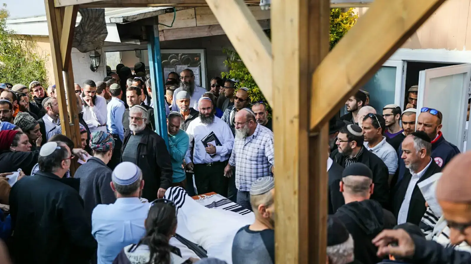 הלווית רזיאל שבח אשר נרצח בפיגוע הירי בחוות גלעד 10 בינואר 2018 הלווית רזיאל שבח אשר נרצח בפיגוע הירי בחוות גלעד 10 בינואר 2018