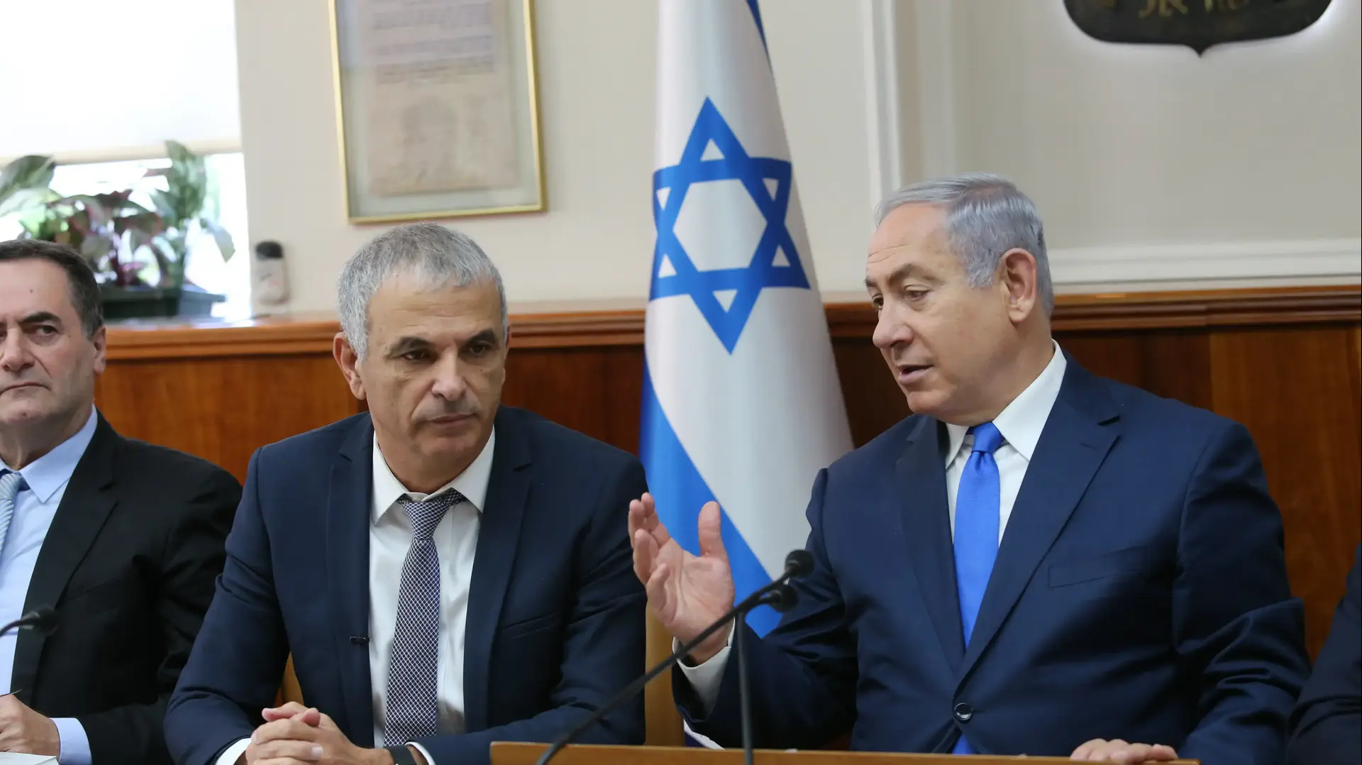 ראש הממשלה בנימין נתניהו ושר האוצר משה כחלון, ישיבת ממשלה מספר 128, תקציב המדינה לשנת 2019, 10 בינואר 2018 ראש הממשלה בנימין נתניהו ושר האוצר משה כחלון, ישיבת ממשלה מספר 128, תקציב המדינה לשנת 2019, 10 בינואר 2018