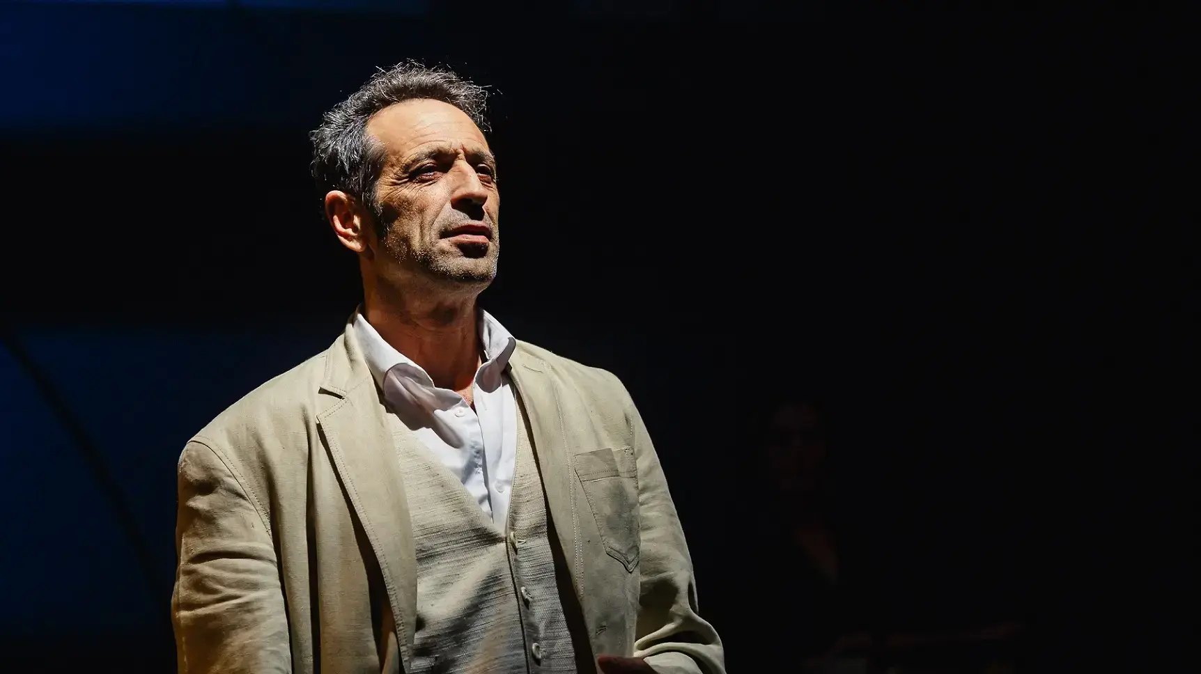 ההצגה "צמח", תיאטרון הבימה ההצגה "צמח", תיאטרון הבימה