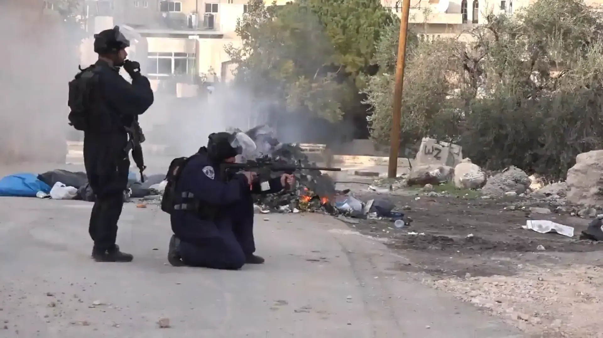 תיעוד מעצר פלסטינים בהפרת סדר על ידי מסתערבים של מג"ב באבו דיס, 13 בינואר 2018 תיעוד מעצר פלסטינים בהפרת סדר על ידי מסתערבים של מג"ב באבו דיס, 13 בינואר 2018