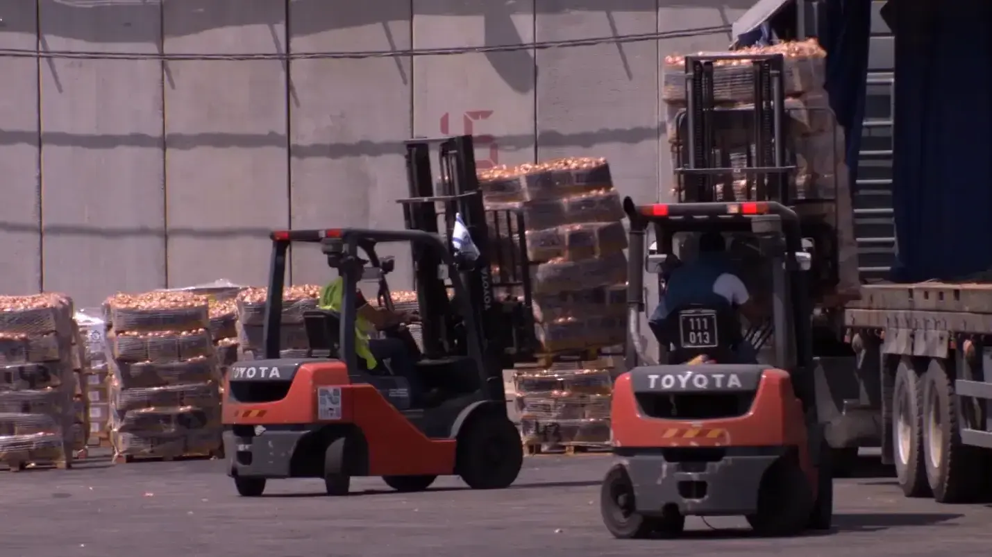 מעבר הסחורות כרם שלום בדרום רצועת עזה מעבר הסחורות כרם שלום בדרום רצועת עזה