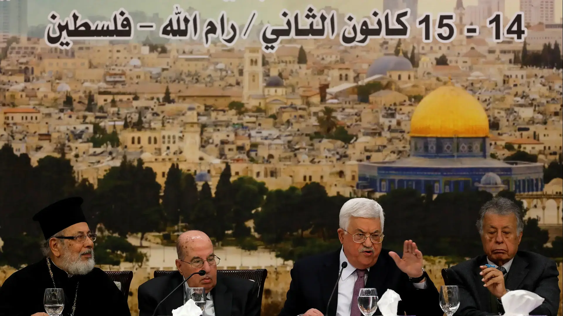 נשיא הרשות הפלסטינית, מחמוד עבאס, במהלך ישיבת הוועד המרכזי הפלסטיני ברמאללה
נשיא הרשות הפלסטינית, מחמוד עבאס, במהלך ישיבת הוועד המרכזי הפלסטיני ברמאללה