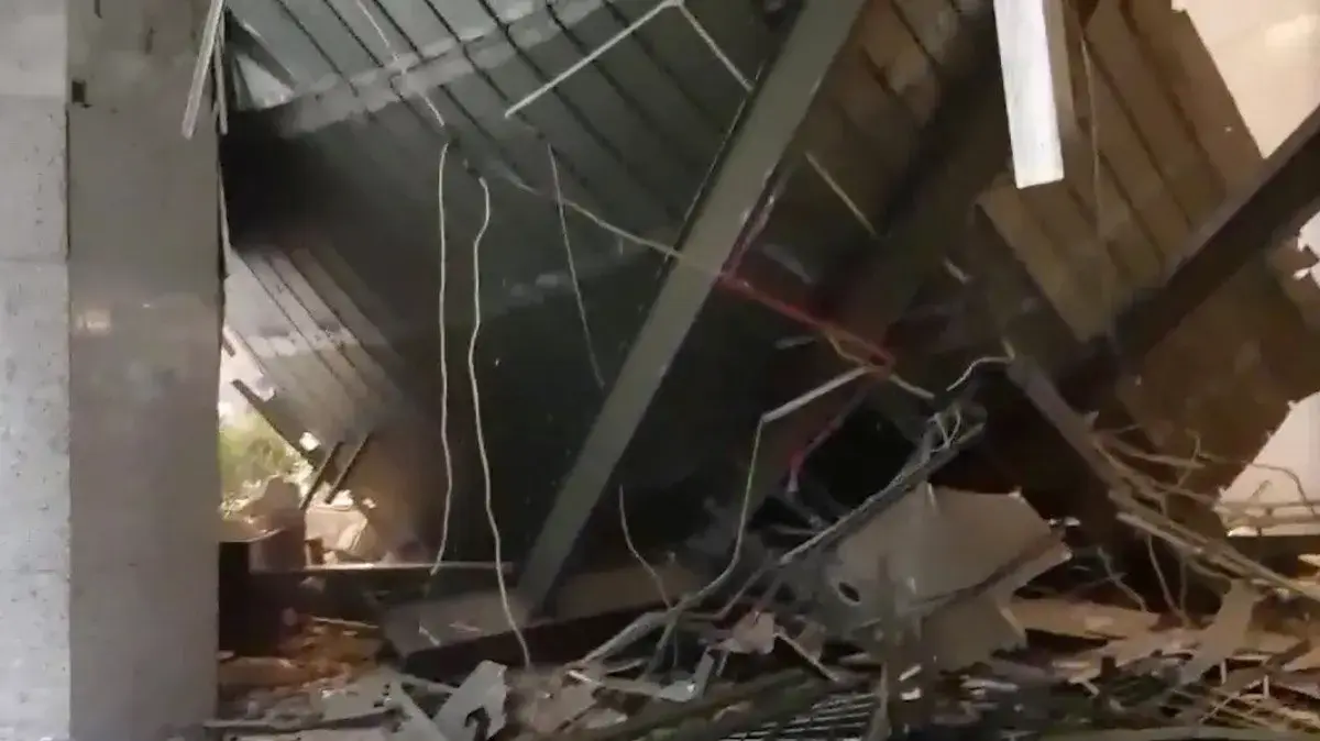 התמוטטות בניין הבורסה בג'קרטה, אינדונזיה 15 בינואר 2018
התמוטטות בניין הבורסה בג'קרטה, אינדונזיה 15 בינואר 2018