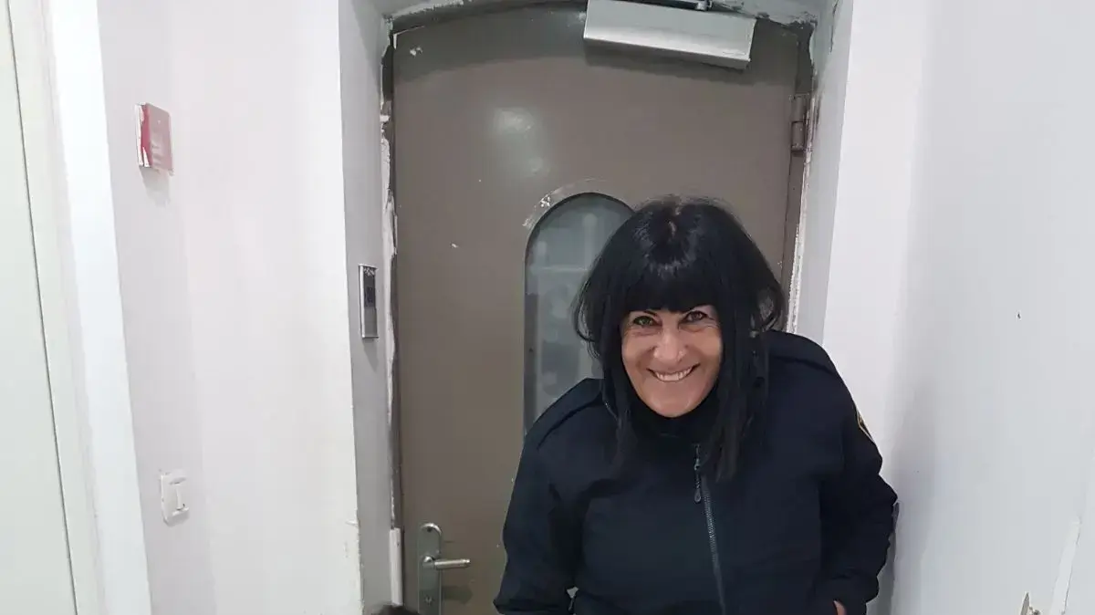 ילדה בת 7 מעזה שהגיעה לטיפול רפואי ננטשה על ידי אביה עת שהיו בדרכם חזרה לביתם ילדה בת 7 מעזה שהגיעה לטיפול רפואי ננטשה על ידי אביה עת שהיו בדרכם חזרה לביתם