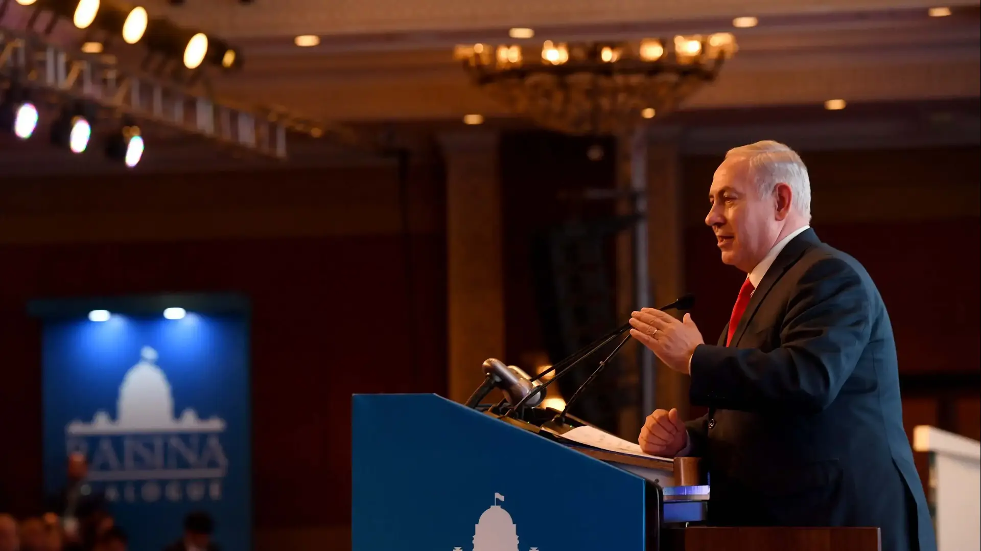 ראש הממשלה בנימין נתניהו ורעייתו שרה בכנס כלכלי בהשתתפות מנהיגים מהעולם ובראשם ראש ממשלת הודו מודי, הודו, 16 בינואר 2018 ראש הממשלה בנימין נתניהו ורעייתו שרה בכנס כלכלי בהשתתפות מנהיגים מהעולם ובראשם ראש ממשלת הודו מודי, הודו, 16 בינואר 2018