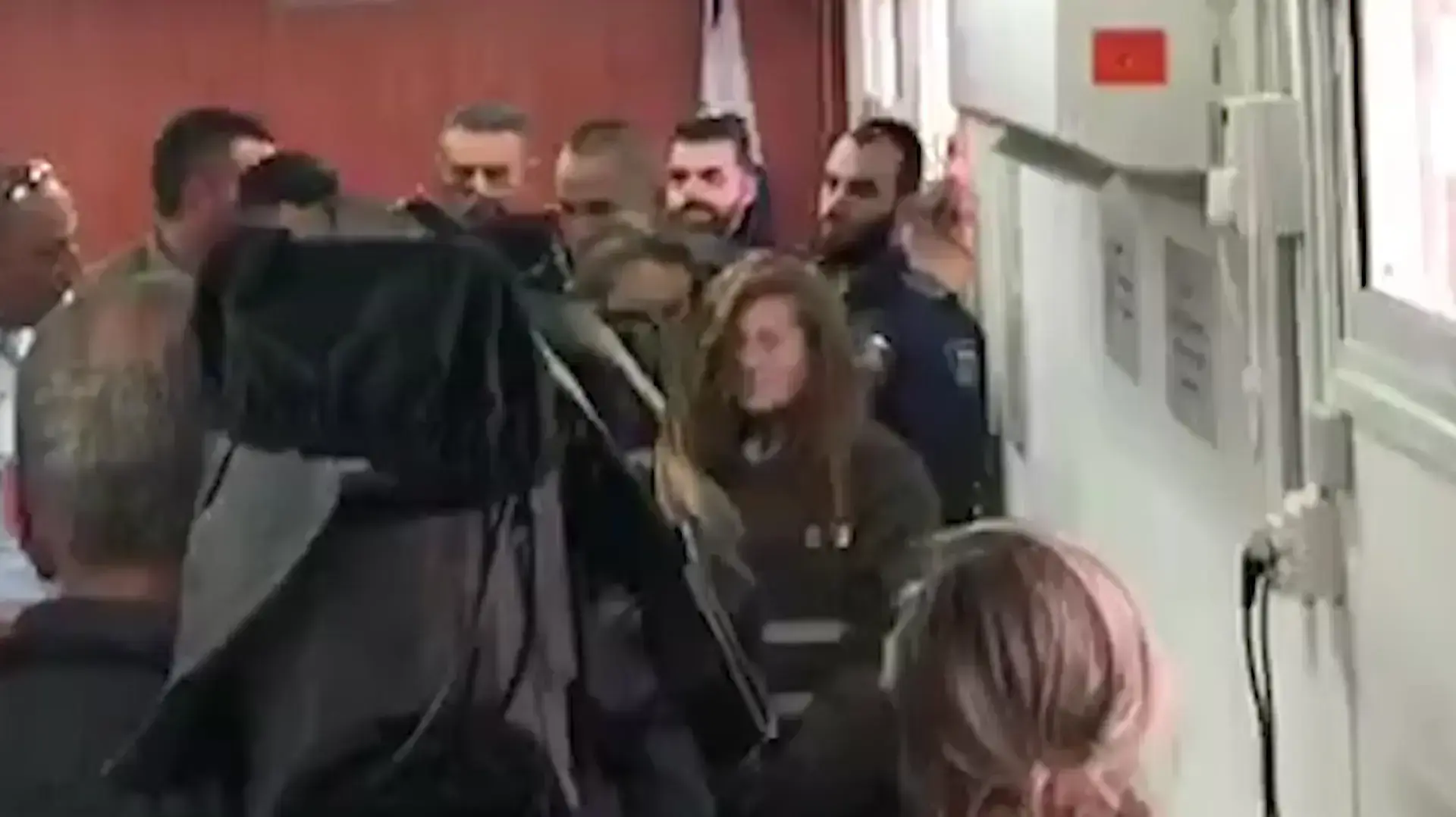 "קראה לפיגועים"- בית הדין הצבאי האריך את מעצרה של עהד תמימי, שתועדה תוקפת חיילים בנבי סאלח