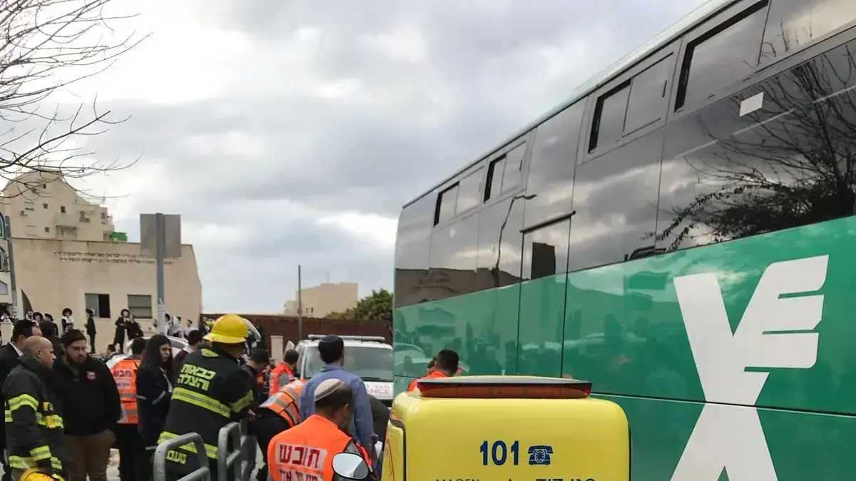 זירת התאונה בבית שמש, בה נהרג ילד כבן 6 ומפנים לבי"ח הדסה ע"כ גבר כבן 30 במצב קל, 19 בינואר 2018 זירת התאונה בבית שמש, בה נהרג ילד כבן 6 ומפנים לבי"ח הדסה ע"כ גבר כבן 30 במצב קל, 19 בינואר 2018
