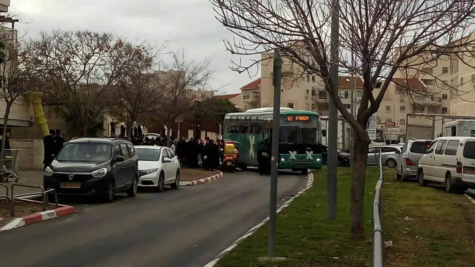 זירת התאונה בבית שמש, בה נהרג ילד כבן 6 ומפנים לבי"ח הדסה ע"כ גבר כבן 30 במצב קל, 19 בינואר 2018 זירת התאונה בבית שמש, בה נהרג ילד כבן 6 ומפנים לבי"ח הדסה ע"כ גבר כבן 30 במצב קל, 19 בינואר 2018