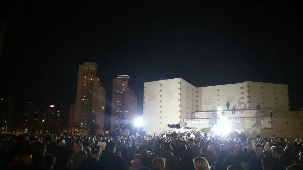 הפגנה באשדוד על פתיחת עסקים בשבת, אשדוד, 20 בינואר 2018 הפגנה באשדוד על פתיחת עסקים בשבת, אשדוד, 20 בינואר 2018
