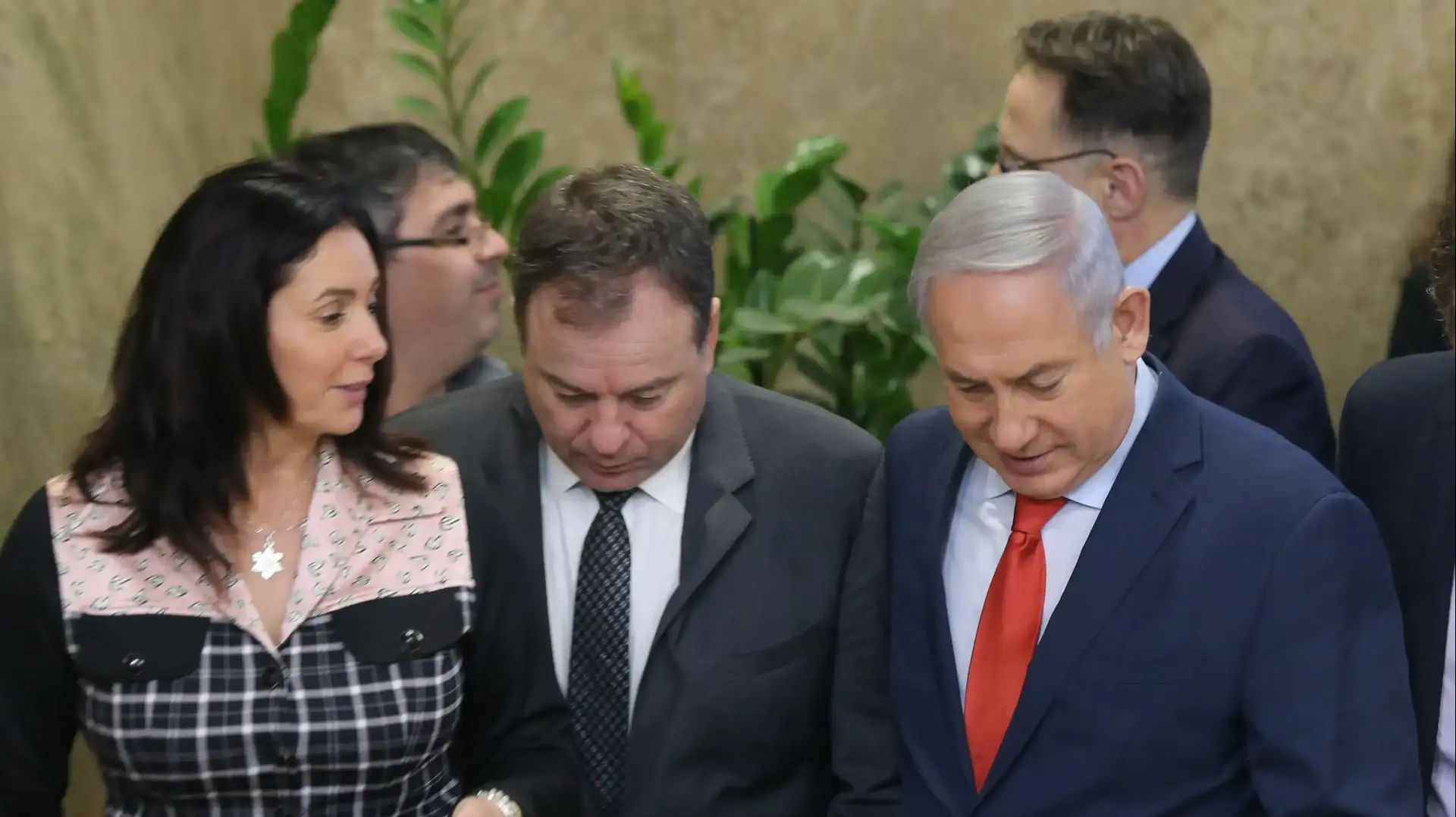 ראש הממשלה בנימין נתניהו ושרת התרבות מירי רגב בישיבת הממשלה השבועית, 21 בינואר 2018 ראש הממשלה בנימין נתניהו ושרת התרבות מירי רגב בישיבת הממשלה השבועית, 21 בינואר 2018