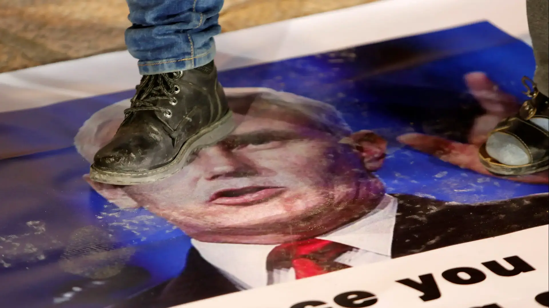 פלסטינים מפגינים בבית לחם נחת סגן נשיא ארצות הברית מייק פנס שנחת בישראל, ינואר 2018 פלסטינים מפגינים בבית לחם נחת סגן נשיא ארצות הברית מייק פנס שנחת בישראל, ינואר 2018
