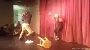 הקומיקאי סטיב בראון הקומיקאי סטיב בראון