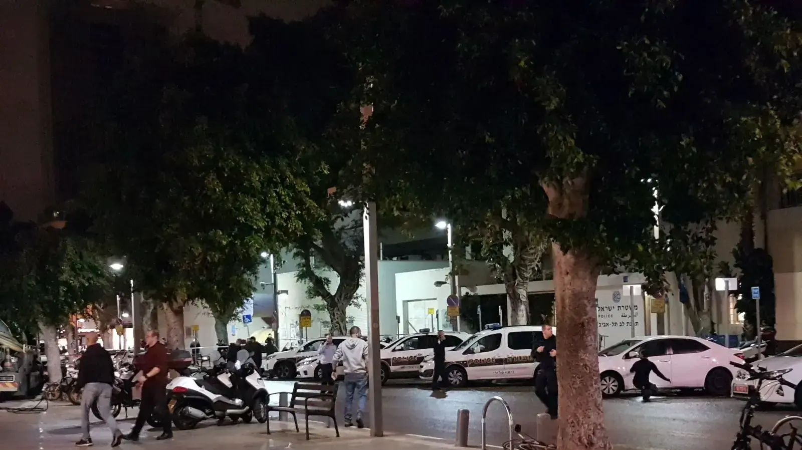 רימון הלם הושלך לעבר תחנת משטרה בתל אביב, ינואר 2018 רימון הלם הושלך לעבר תחנת משטרה בתל אביב, ינואר 2018