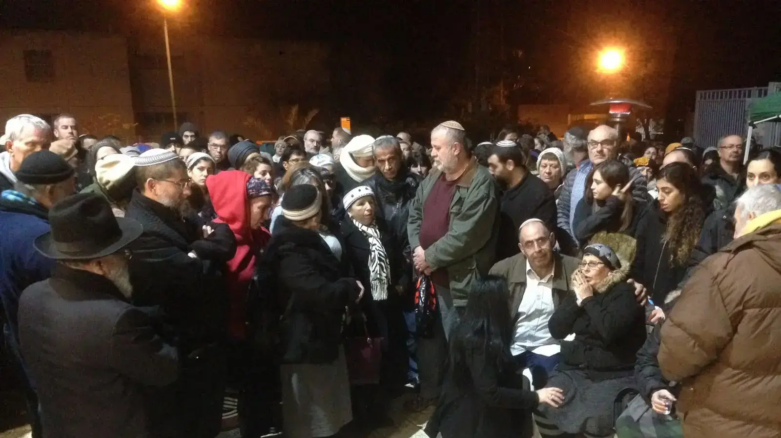 הלוויתם של המשפחה שנהרגה בתאונה בשומרון, שבי שומרון, 24 בינואר 2018 הלוויתם של המשפחה שנהרגה בתאונה בשומרון, שבי שומרון, 24 בינואר 2018